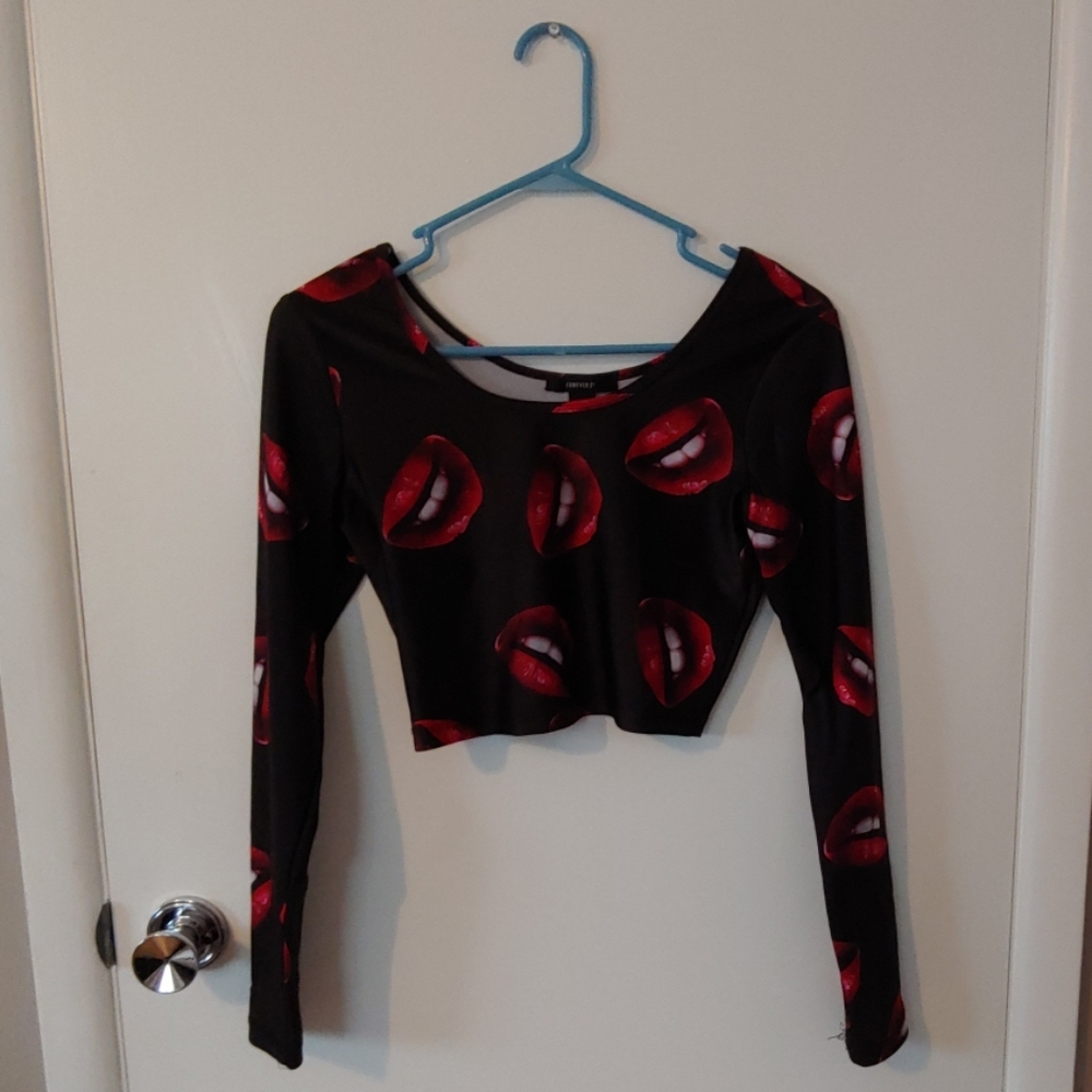 Black Long Sleeve Crop Top